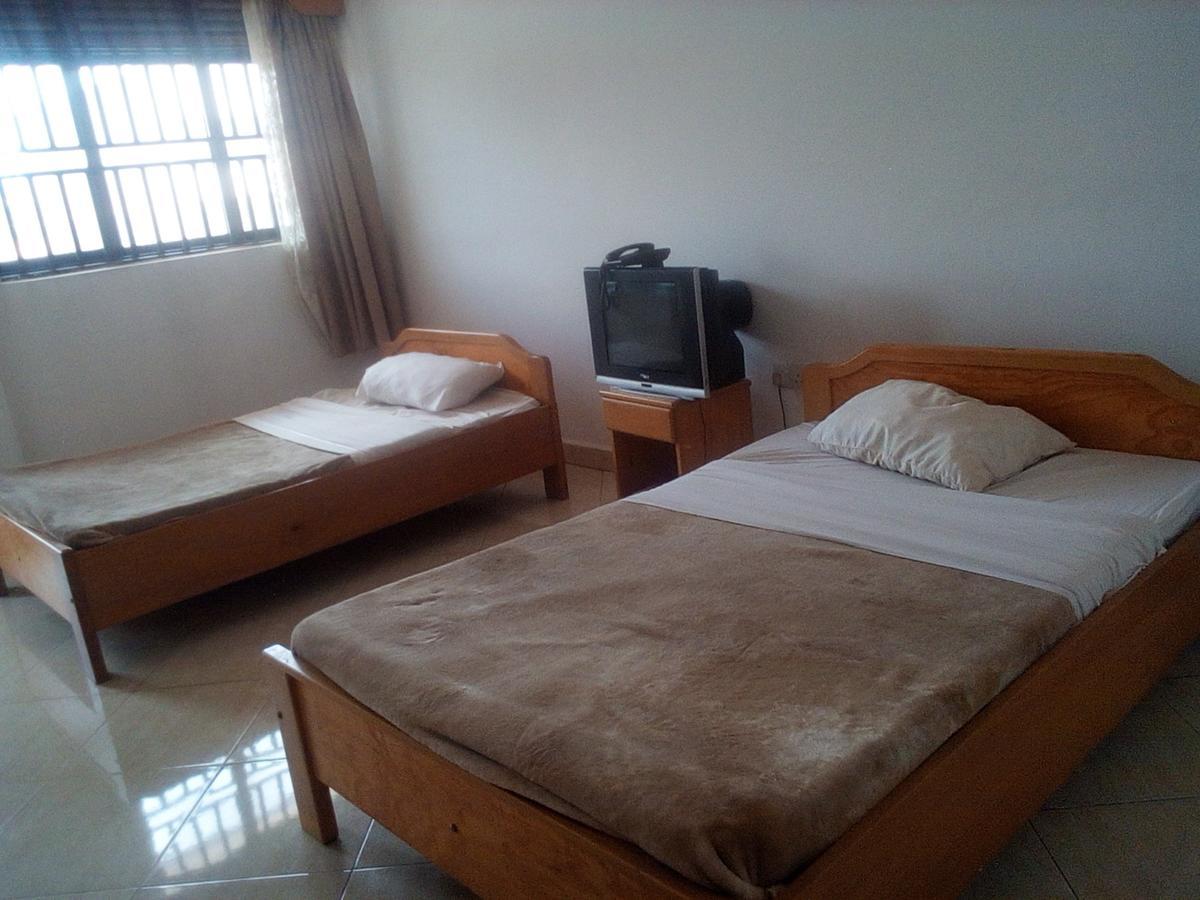 Mamba Hotel Kampala Ngoại thất bức ảnh